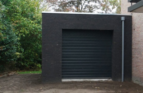 Laat een garage door De Aanbouw